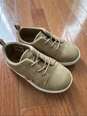 OshKosh tan shoes, size 8 toddler